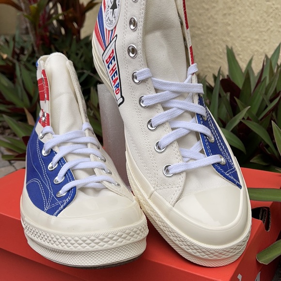 CONVERSE CHUCK 70 HI WMNS 169912C
CHUCK 70 HI
EGRET/RUSH BLUE/UNIVERSITY RED - Picture 9 of 16